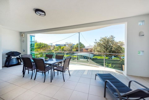 Stylish Beach Side Apartment - Unit 5 - 33 Lorikeet Drive - Sydney Tourism 1