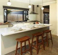 Stylish Living- Fireplace WiFi Linen 4 bdrm Beach 850m - Sydney Tourism