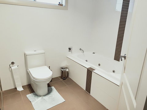 Stylish Private Bathroom-Luxurious Modern Big Home - Sydney Tourism 2