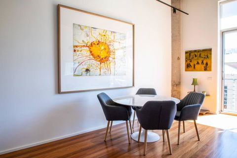 Stylish Warehouse Convert 2 Bedroom Apartment - Sydney Tourism 2