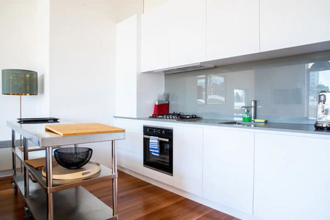 Stylish Warehouse Convert 2 Bedroom Apartment - Sydney Tourism 1