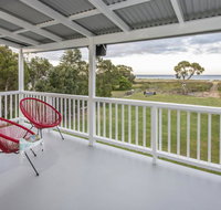 Sugar Shack - Character Family Home Right on the Ocean - Sydney Tourism