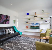 Sun-Drenched Apartment in a Peaceful Location - Sydney Tourism