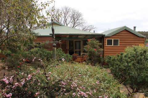 Sunflowers Animal Farm & Farmstay - Sydney Tourism 0