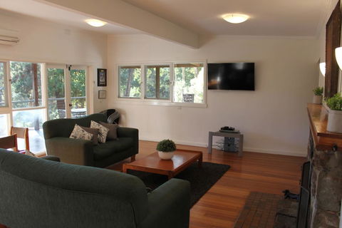 Sunny Corner Lake Eildon - Sydney Tourism 3