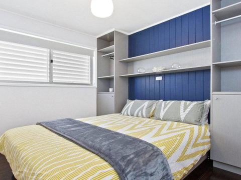 Sunset Beach - Situated Between Two Beaches And A Lake - Sydney Tourism 1
