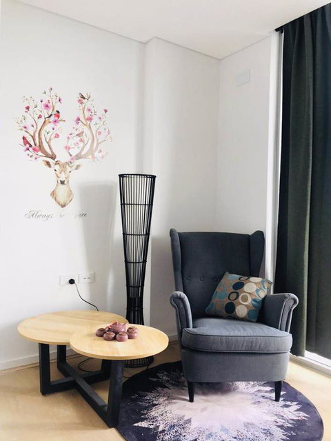 Sunset View 2 Bedroom Apt Next To Station - Sydney Tourism 3