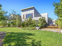 Sunshine Beach House-25 metre walk to the beach