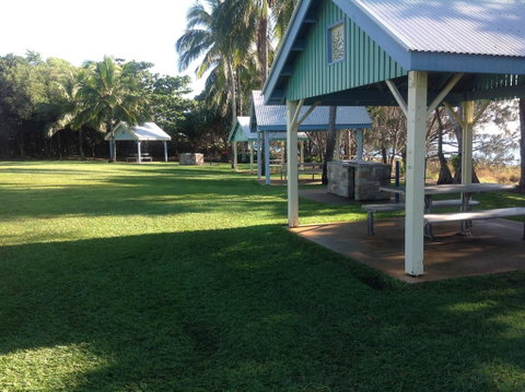 Tannum Sands Hotel / Motel - Sydney Tourism 0