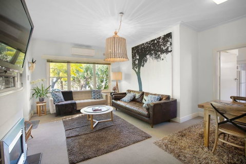 The Beach House Apartment - Sydney Tourism 3