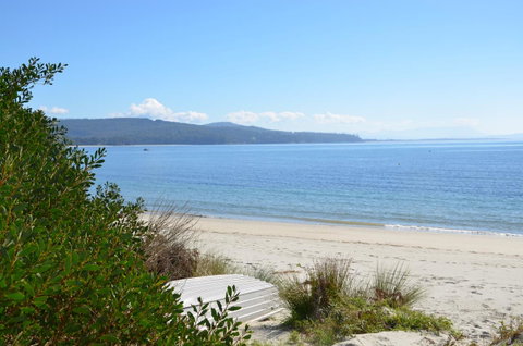 Yolla Beach House - Sydney Tourism 8