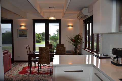 Yolla Beach House - Sydney Tourism 2