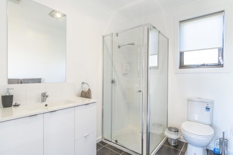 Derby Forest Cabins - Sydney Tourism 9