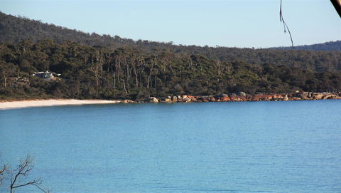 KINGFISHER COTTAGE Beachfront At The Binalong Bay - Sydney Tourism 12