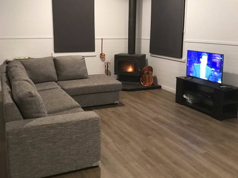 Derby Digs Cottage - Sydney Tourism 3
