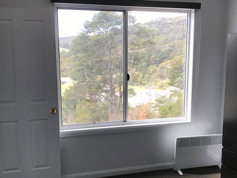Derby Digs Cottage - Sydney Tourism 9