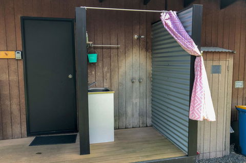 BAY OF FIRES ECO HUT Off Grid Experience At Binalong Bay - Sydney Tourism 17