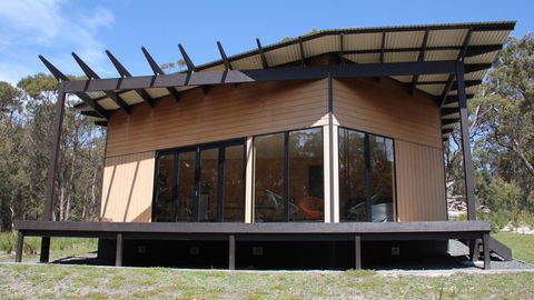 BAY OF FIRES ECO HUT Off Grid Experience At Binalong Bay - Sydney Tourism 21