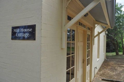 The Mill House Cottage - Sydney Tourism 5
