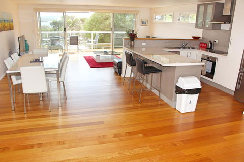 Seaview Apartment - Sydney Tourism 4