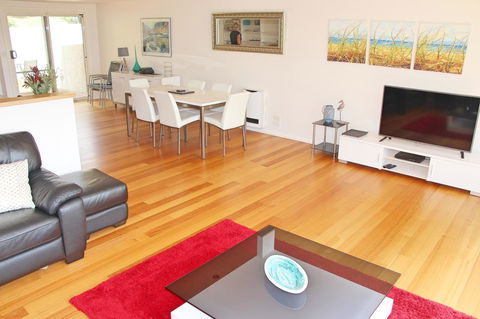 Seaview Apartment - Sydney Tourism 7