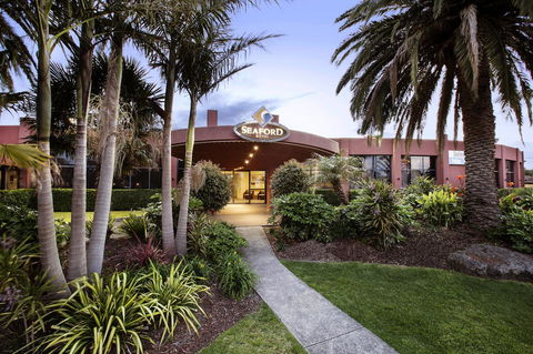 Nightcap At Seaford Hotel - Sydney Tourism 5