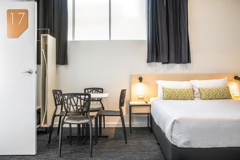 Nightcap At Seaford Hotel - Sydney Tourism 3