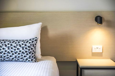 Nightcap At Seaford Hotel - Sydney Tourism 24