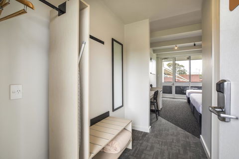 Nightcap At Seaford Hotel - Sydney Tourism 31