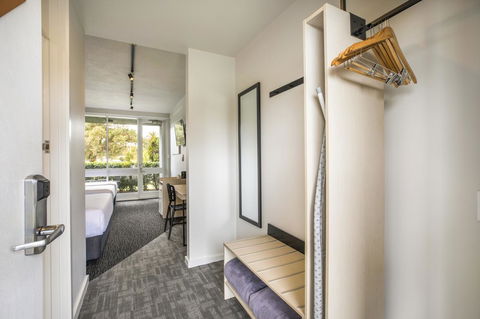 Nightcap At Seaford Hotel - Sydney Tourism 22