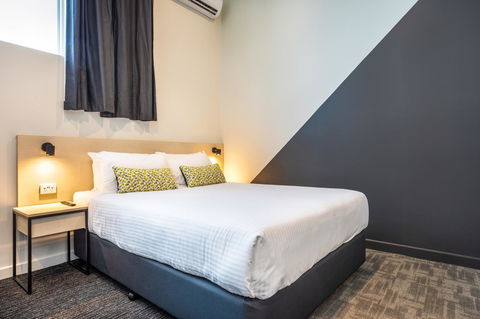 Nightcap At Seaford Hotel - Sydney Tourism 2