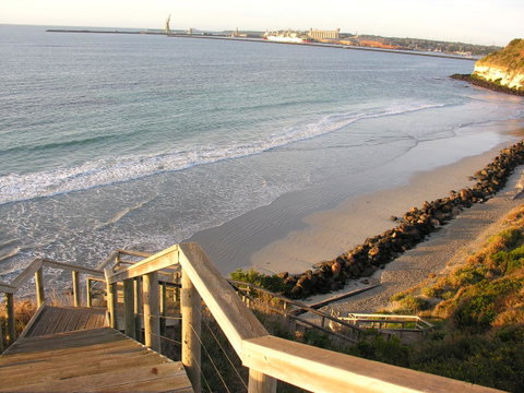 Clifftop Apartments Portland Vic - Sydney Tourism 6