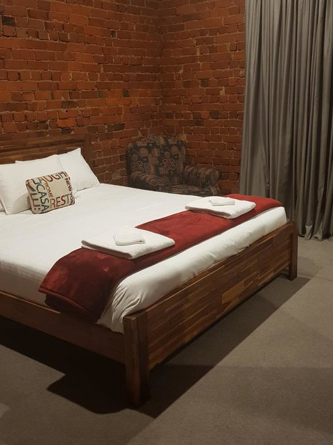 Sublime Spa Apartments - Sydney Tourism 14