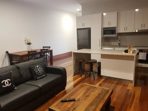 Sublime Spa Apartments - Sydney Tourism 5