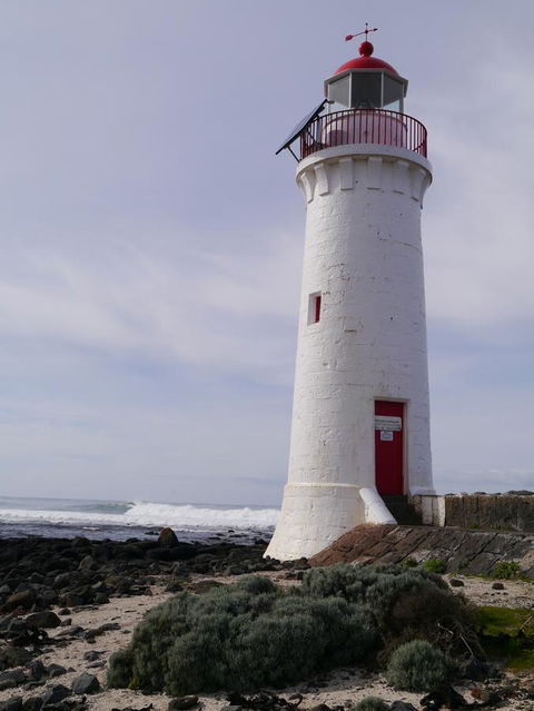 Eastern Beach Holiday Units - Sydney Tourism 8