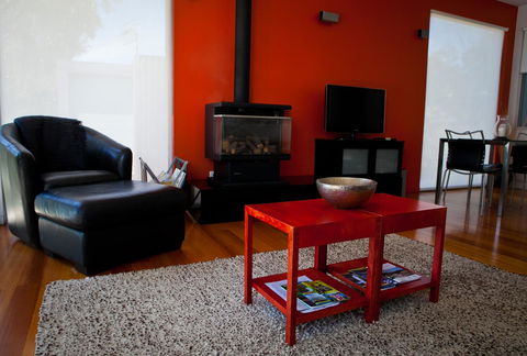Battery Cove Beach Front Apartment - Sydney Tourism 10