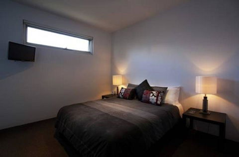 Battery Cove Beach Front Apartment - Sydney Tourism 7