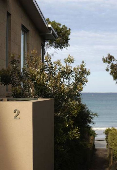 Battery Cove Beach Front Apartment - Sydney Tourism 17