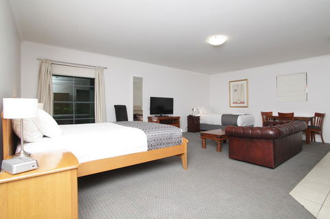 Quality Inn & Suites The Menzies - Sydney Tourism 10