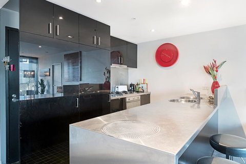 Docklands Executive Apartments - Melbourne - Sydney Tourism 21