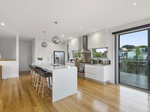 Aireys Ocean View - Sydney Tourism 6