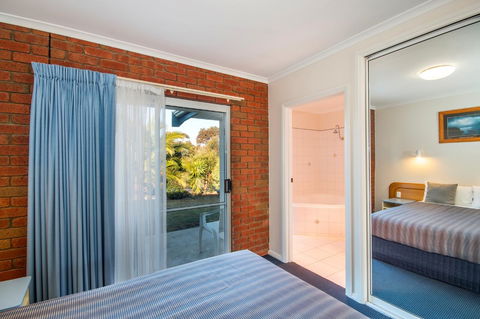 Torquay Tropicana Motel - Sydney Tourism 21