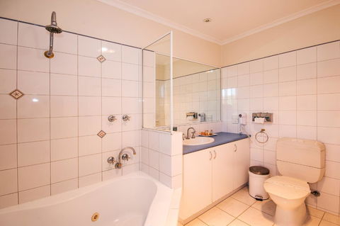Torquay Tropicana Motel - Sydney Tourism 16