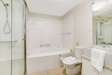 Signature Waterfront Apartments - Sydney Tourism 14