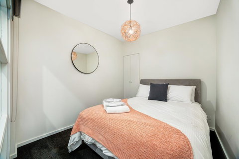 Signature Waterfront Apartments - Sydney Tourism 19