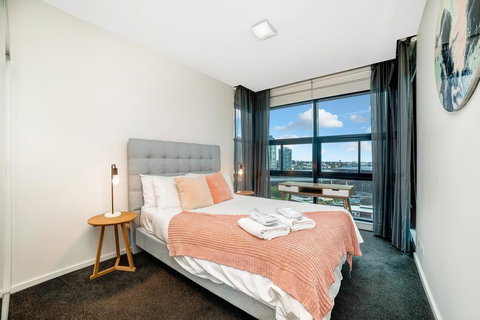 Signature Waterfront Apartments - Sydney Tourism 17