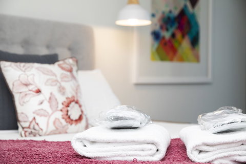 Signature Waterfront Apartments - Sydney Tourism 6