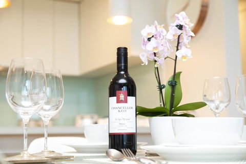 Signature Waterfront Apartments - Sydney Tourism 10