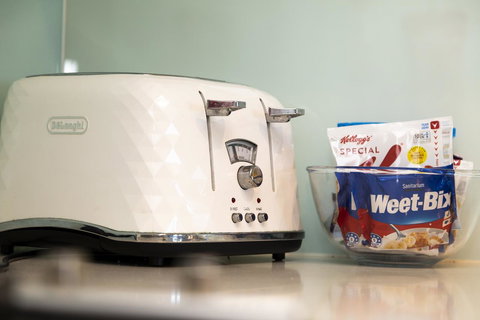 Signature Waterfront Apartments - Sydney Tourism 7