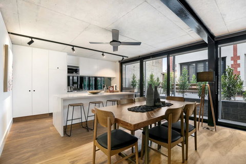 Stylish Apartment In Unique Church Development - Sydney Tourism 8